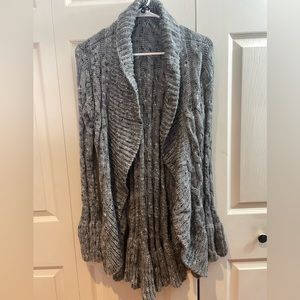 Apt 9 Gray and Black Sweater size Medium.
